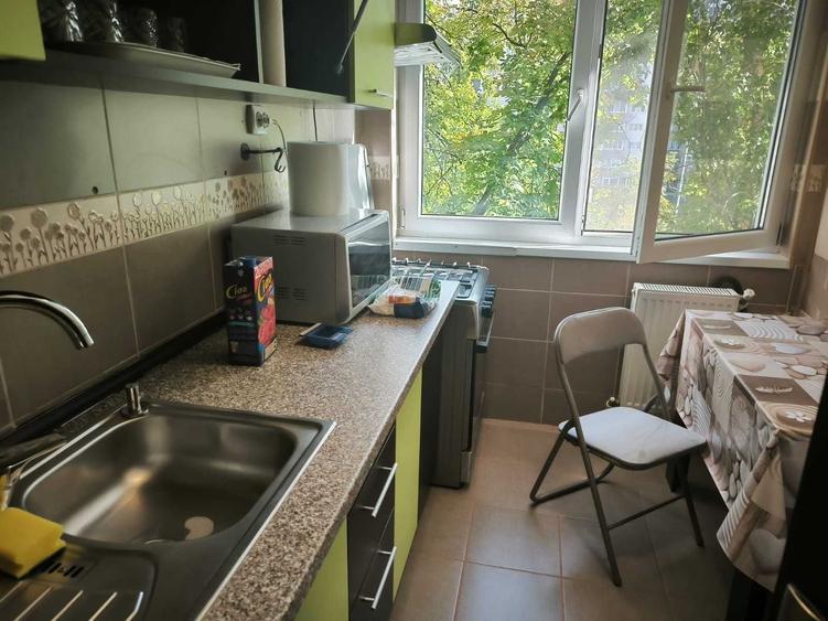 Apartament cu 2 camere semidecomandat în Gorjului