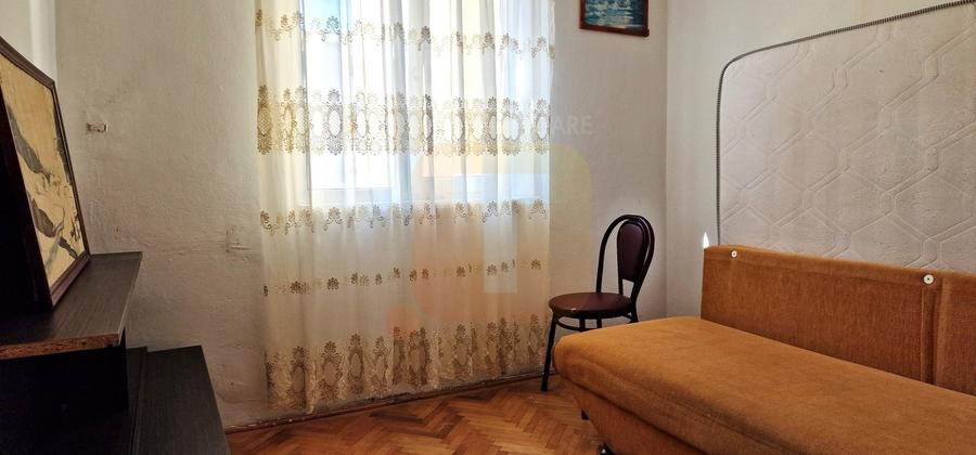 Apartament 3 camere de vânzare, etaj 2 din 4, Aleea Tiparului - 12
