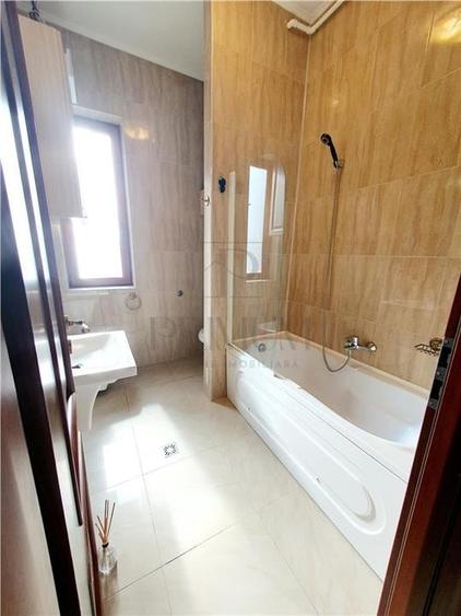 MEDICINA - 3 CAM - SPATIOS - GARAJ IN CF - BOXA - CENTRALA PROPRIE/AC - ZONA SUP - 13