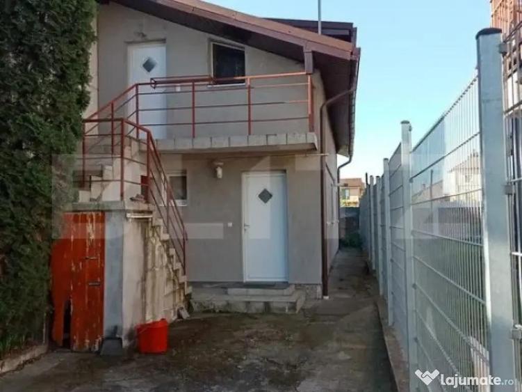 Casa de vanzare, 3 camere, 92 mp, zona Baritiu - 1