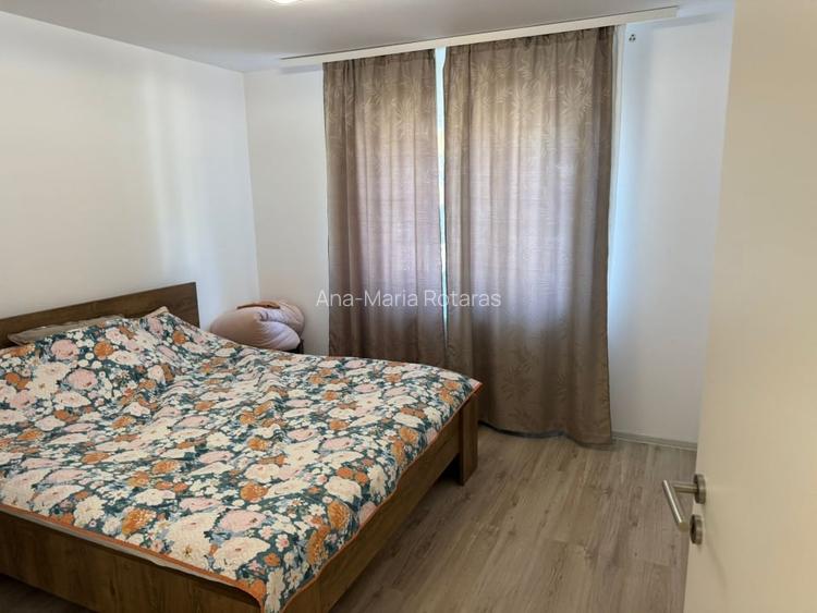 Apartament modern si spatios cu curte privata Apartament modern si spatios cu curte privata