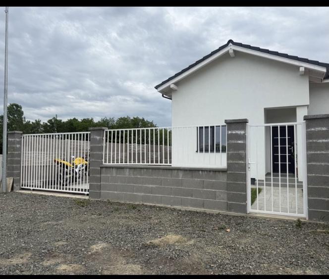 Direct de la proprietar Duplex modern de inchiriat. 70 mp curte 330mp si terasa de 20mp. Mosnita Noua - 6