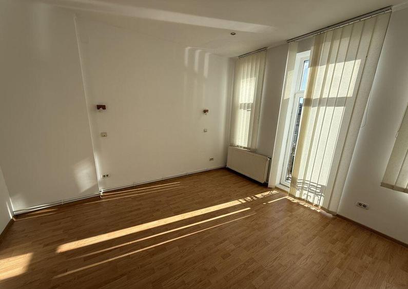 Apartament 6 camere zona Central - 1