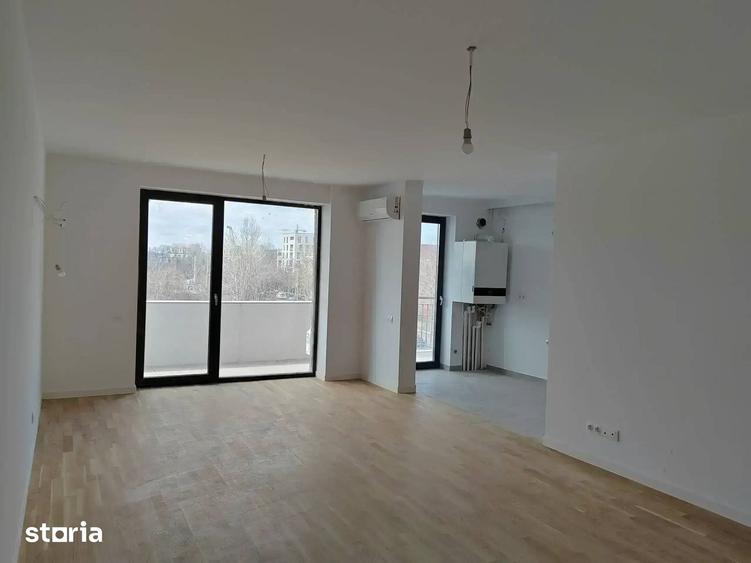 Apartament cu 3 camere decomandat în Străulești