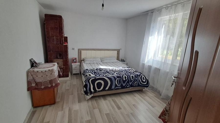 Casă cu 3 camere în Stănești