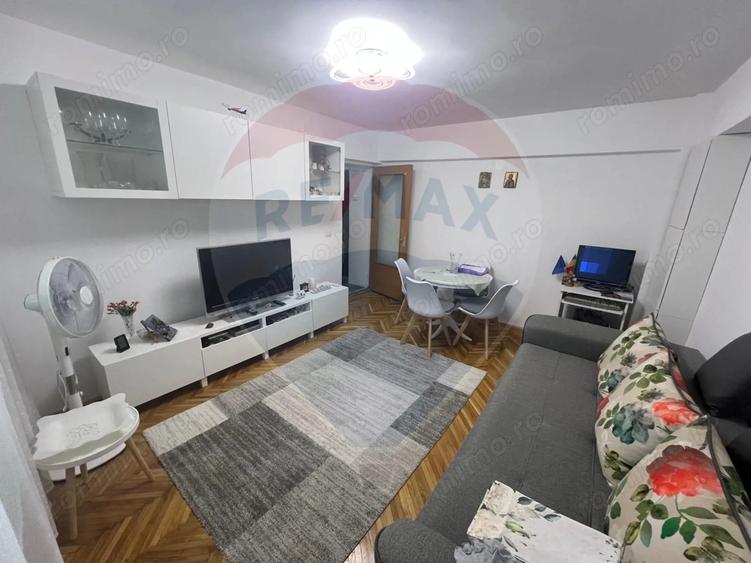 Apartament cu 2 camere decomandat, mobilat în Central