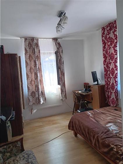 Casă cu 8 camere cu Canalizare în Lunca Cetățuii