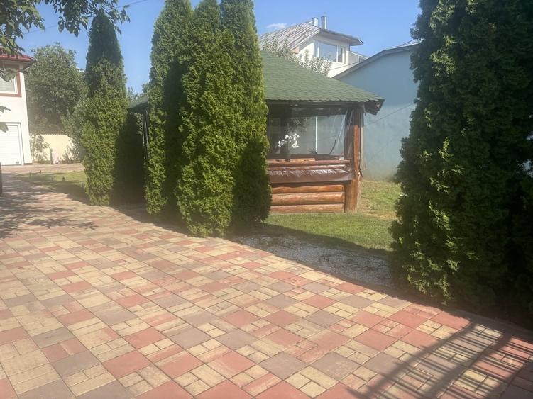 Casă cu 7 camere cu Teren 1000 Mp în Central