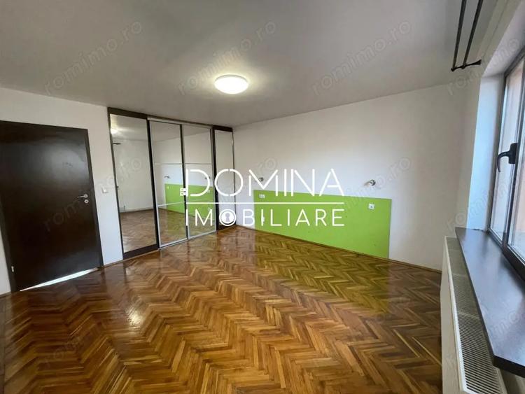 Casă cu 5 camere cu Teren 385 Mp în Central