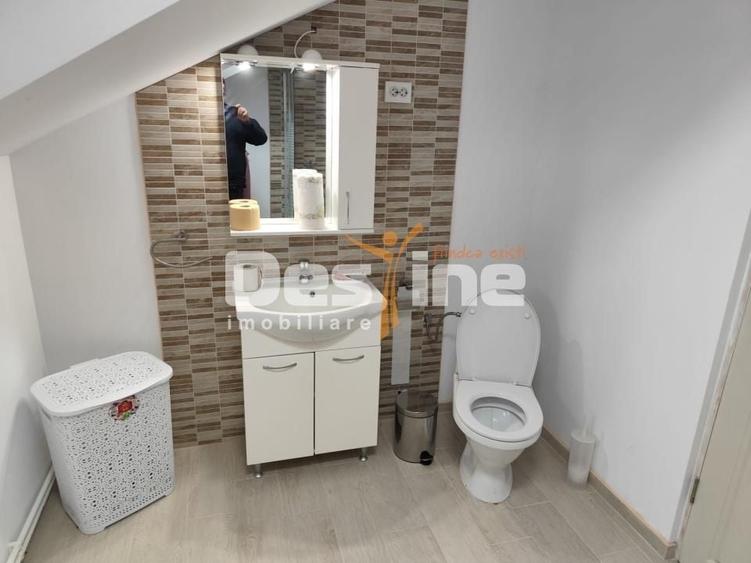 Casă individuală cu 6 camere cu Canalizare în Nord