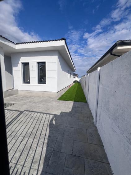 Duplex cu 3 camere cu Canalizare în Moșnița Nouă