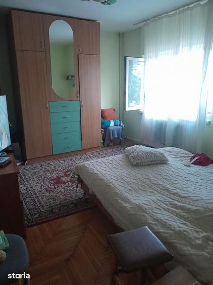 Apartament cu 3 camere decomandat în Exterior Vest
