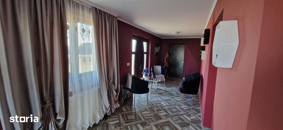 Casă cu 5 camere cu Teren 1400 Mp în Baia