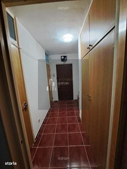 Garsonieră decomandată în Brâncoveanu