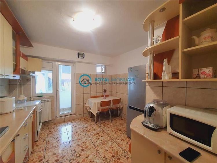 Apartament cu 2 camere decomandat, mobilat în Ultracentral