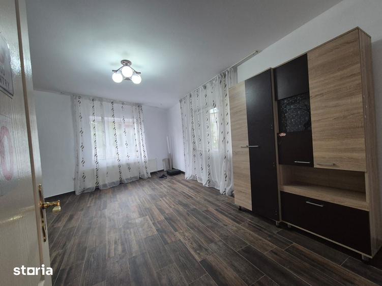 Casă cu 3 camere cu Teren 400 Mp în Central