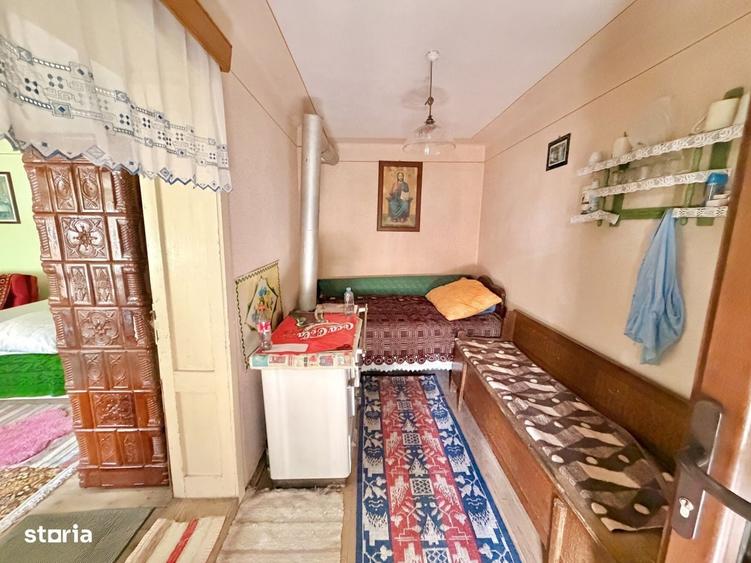 Casă cu 4 camere decomandat în Drașov