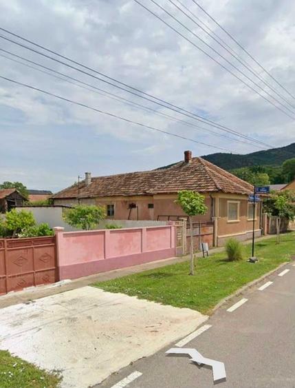 Casă cu 4 camere în Șiria