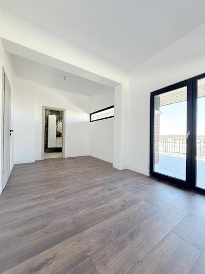 Apartament cu 3 camere decomandat în Străulești