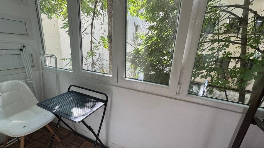 Apartament cu 2 camere decomandat în Romană