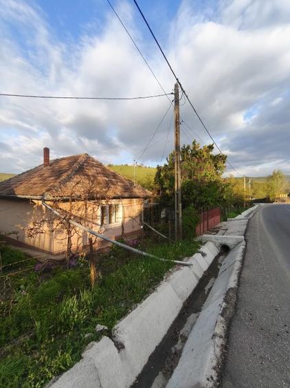 Casă individuală cu 2 camere cu Teren 2100 Mp în Pălatca