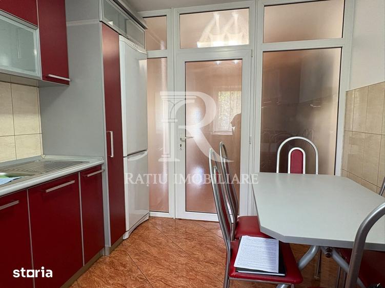Apartament cu 3 camere decomandat în Decebal