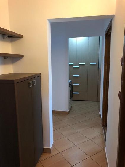 Apartament cu 3 camere decomandat în Sud