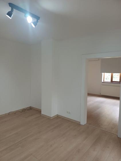 Casă cu 3 camere cu Teren 300 Mp în Elisabetin
