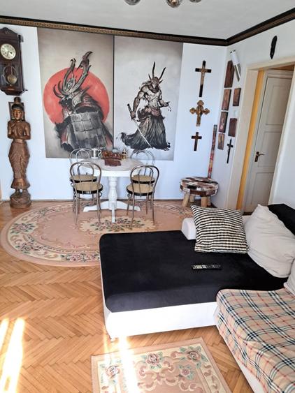 Apartament cu 2 camere semidecomandat, mobilat în 1 Mai