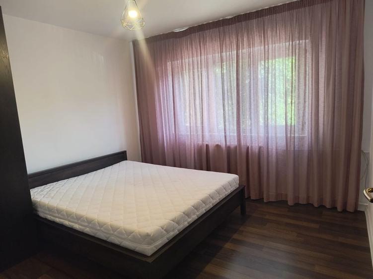 Apartament cu 2 camere decomandat în Runcu