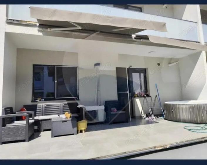 Apartament cu 3 camere decomandat în Săsar