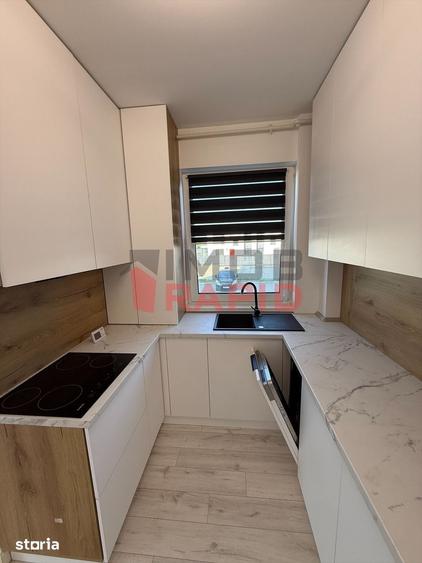 Apartament cu 4 camere decomandat în Central