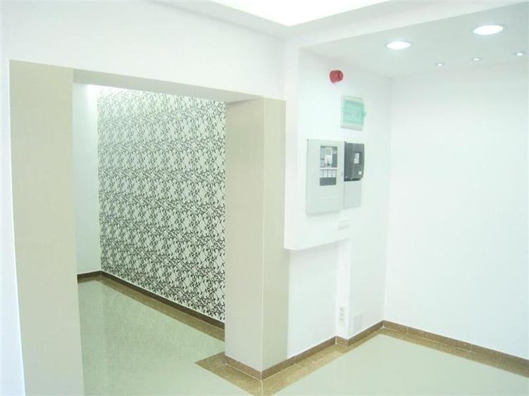 Spatiu birouri de inchiriat - Bd. Expozitiei  de la 210 mp - 2