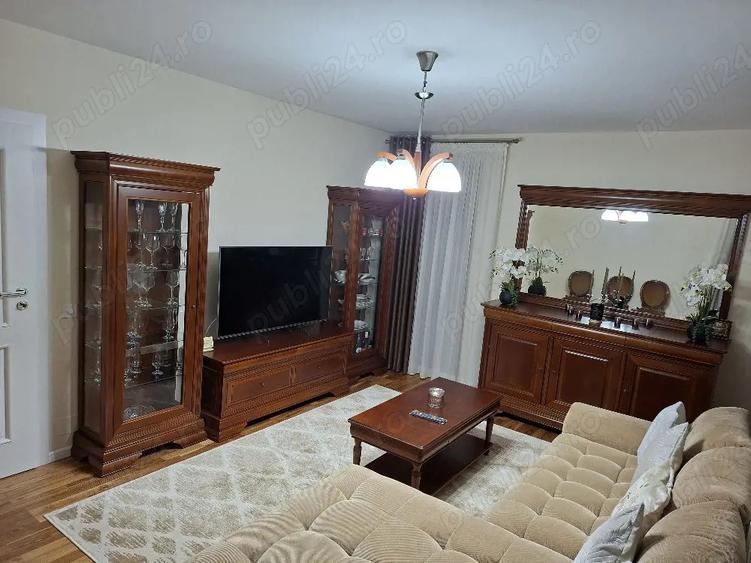 Inchiriez apartament zona Coresi - 1