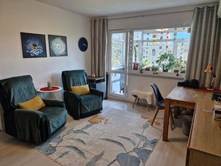 Inchiriez apartament 2 camere in zona Podu Ros - 1