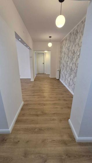 Ultracentral, Bulevardul Decebal - Apartament cu 3 camere spatioase, renovat, ideal pentru firme - 5