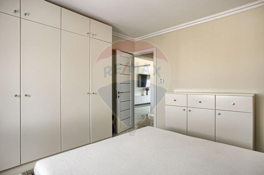 Apartament spectaculos de vanzare:  4 camere, 2 băi, zona Vlaicu - 12