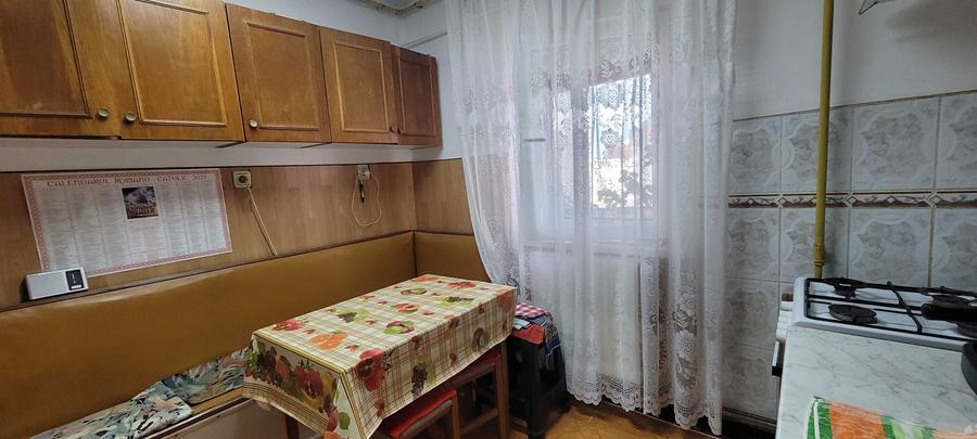 Vand apartament 2 camere decomandat zona Intim Arad. Etaj 4 din 4 - 5