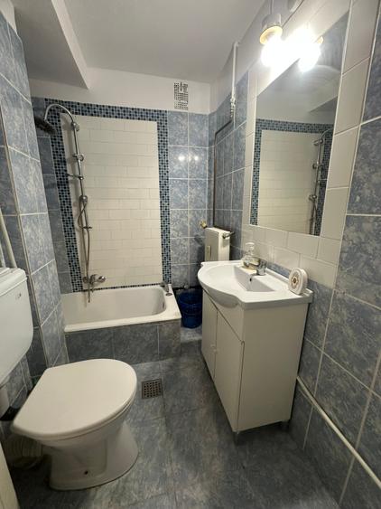 Garsoniera Bd. Dacia, bloc interbelic, risc 2, etajul 5, semimobilata - 4