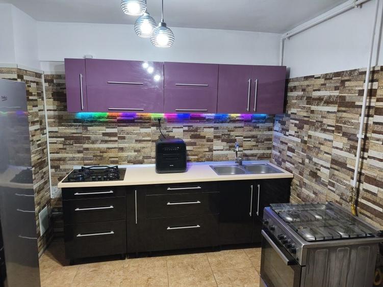 Apartament 3 camere decomandat - zona Trocadero - 195000 euro (Cod E13) - 4