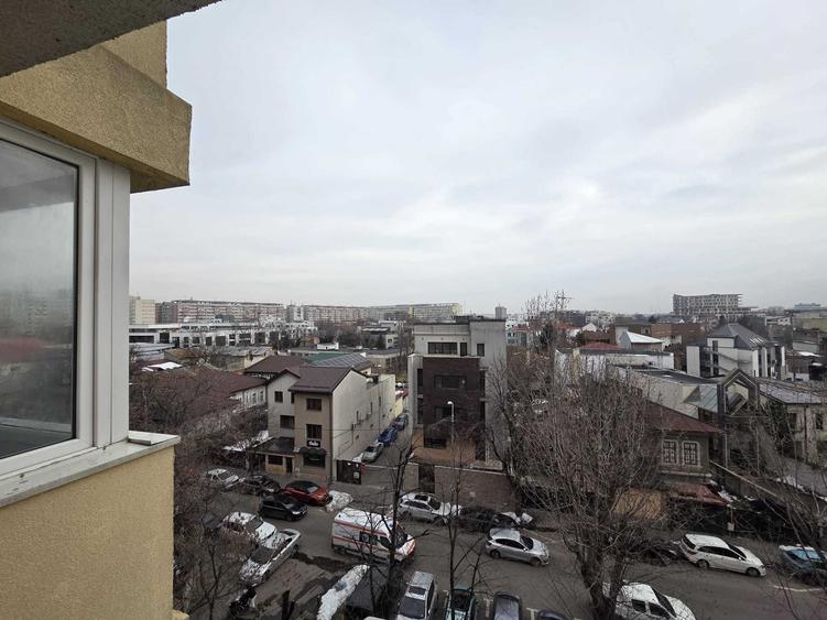 Inchiriez garsoniera 40 mp Calea mosilor - 8