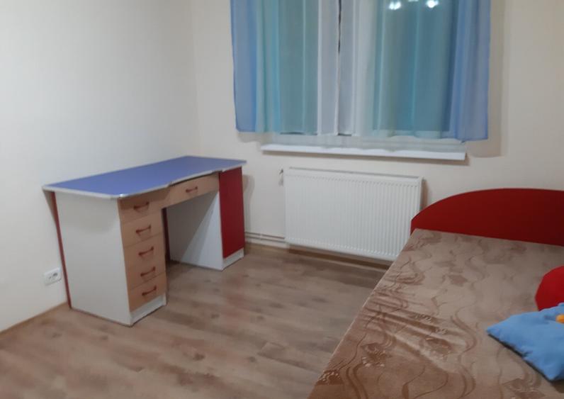 Apartament 4 camere renovat si semimobilat zona 700 - 15