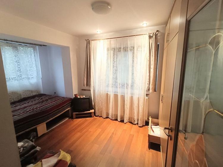 Casa de vanzare in Savinesti - 6