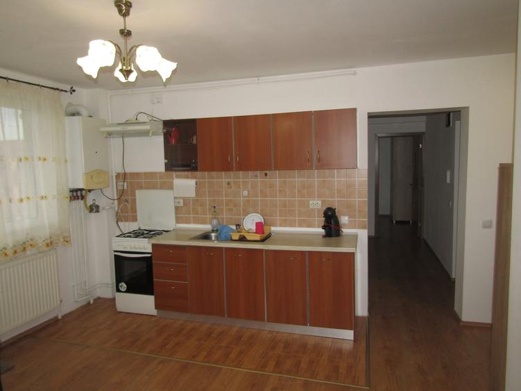 De închiriat apartament 2 camere + living | Sibiu, zona Cedonia, str. Roșiorilor - 25