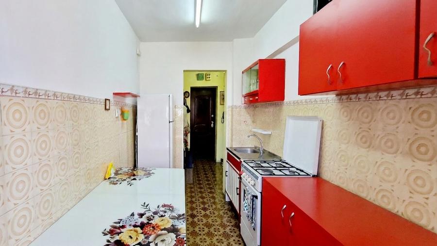 Apartament cu 2 camere semidecomandat, mobilat în P-ța Muncii