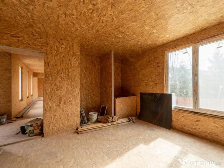 Casa moderna cu 5 camere intr-o zona lini?tita de deal - 4