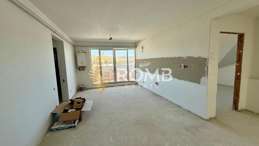 Apartament cu 4 camere semidecomandat în Florești