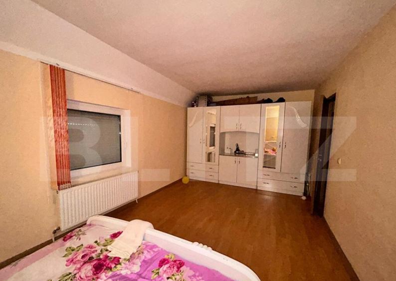 Casa de vanzare , 258.00 utili + 418 teren, zona Closca - 17