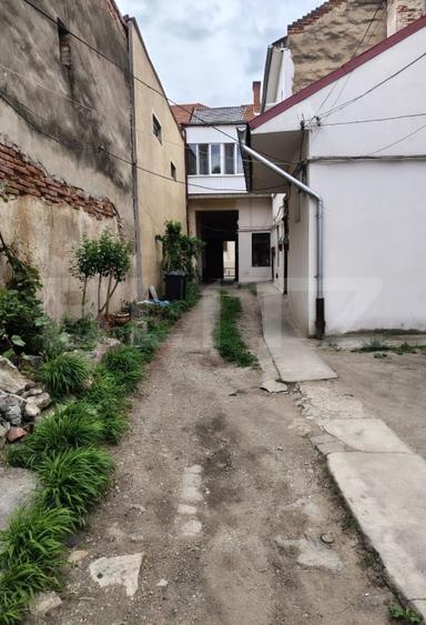 Casă zonă ultracentrală, curte comună, 50 mp, cu loc de parcare - 11