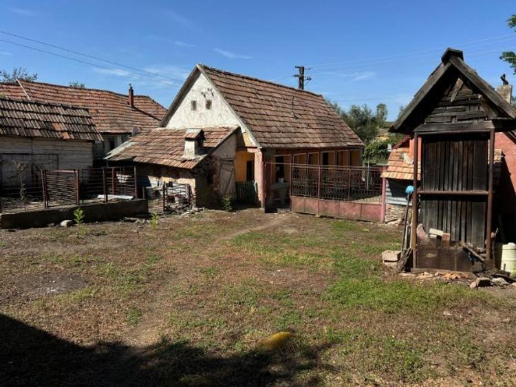 Vand casa situata in localitatea Rosia de Secas din judetul Alba - 2